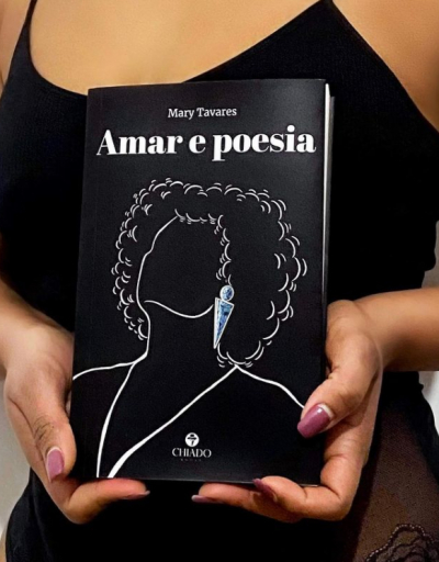 Aluna da FFCS Lança Livro Amar e Poesia